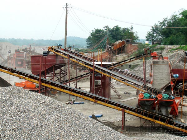 石灰石對(duì)輥破碎機(jī)客戶生產(chǎn)現(xiàn)場(chǎng) 石灰石對(duì)輥破碎機(jī)客戶生產(chǎn)現(xiàn)場(chǎng)