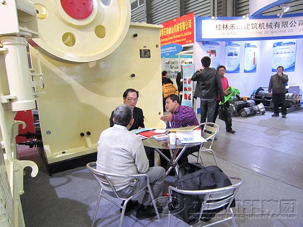 粗料破碎機(jī)生產(chǎn)廠(chǎng)家