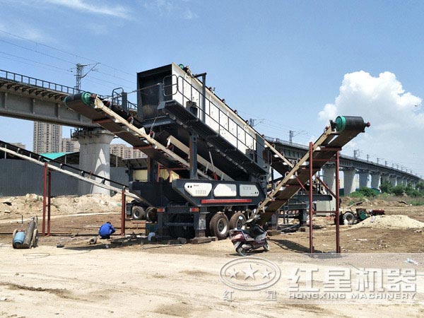 紅星移動破碎站生產(chǎn)現(xiàn)場 紅星移動破碎站生產(chǎn)現(xiàn)場