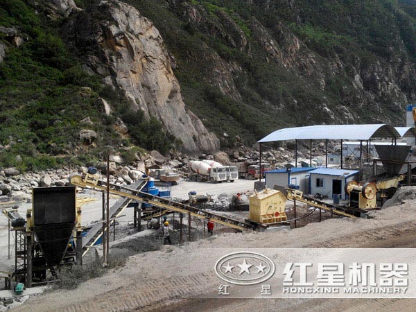 砂石生產(chǎn)線現(xiàn)場(chǎng)