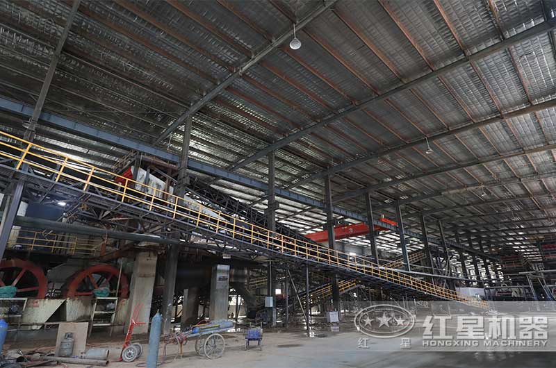 大型機(jī)制砂加工現(xiàn)場(chǎng) 大型機(jī)制砂加工現(xiàn)場(chǎng)