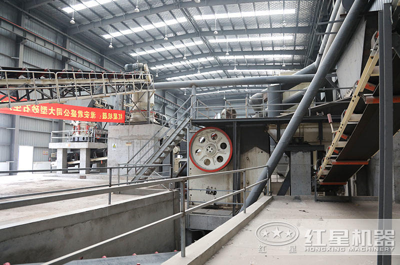 顎式破碎機現(xiàn)場 顎式破碎機現(xiàn)場