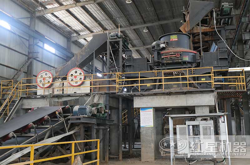 小型機(jī)制砂加工現(xiàn)場(chǎng) 小型機(jī)制砂加工現(xiàn)場(chǎng)