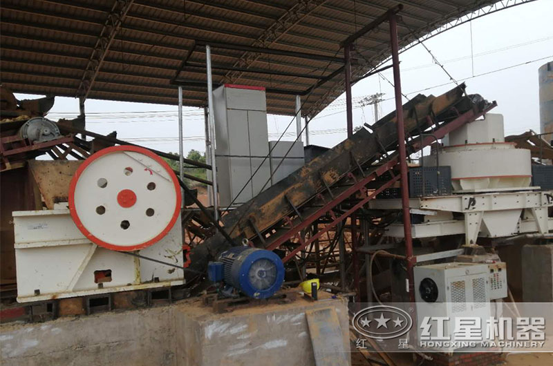 紅星尾礦制砂機(jī)現(xiàn)場(chǎng) 紅星尾礦制砂機(jī)現(xiàn)場(chǎng)
