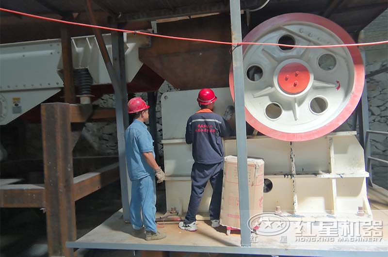 破碎機(jī)開機(jī)啟動前要仔細(xì)檢查 破碎機(jī)開機(jī)啟動前要仔細(xì)檢查