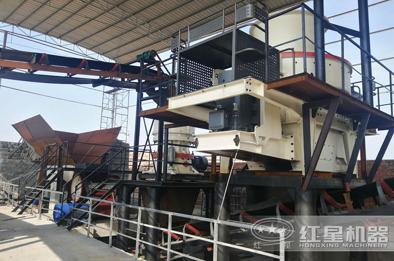 沖擊式制砂機碎砂加工現(xiàn)場 沖擊式制砂機碎砂加工現(xiàn)場