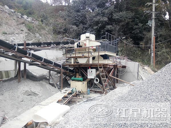 河卵石制砂機(jī)生產(chǎn)現(xiàn)場(chǎng) 河卵石制砂機(jī)生產(chǎn)現(xiàn)場(chǎng)