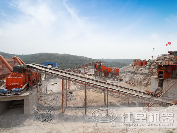 石料生產(chǎn)線現(xiàn)場 石料生產(chǎn)線現(xiàn)場