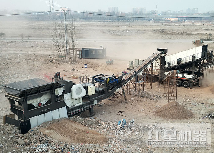 移動砂石機(jī)作業(yè)現(xiàn)場 移動砂石機(jī)作業(yè)現(xiàn)場