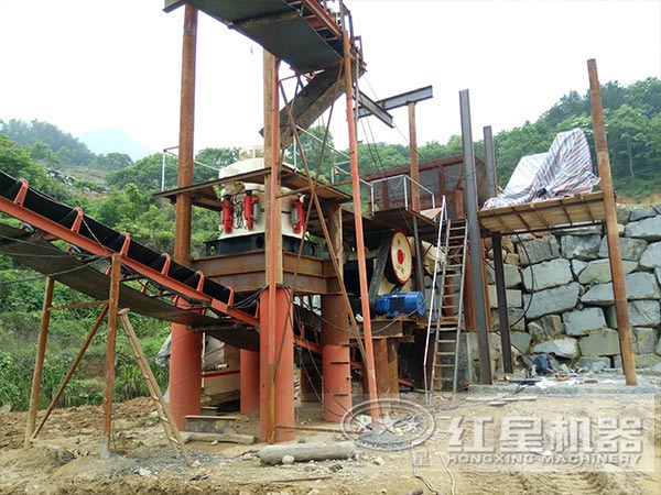 每天150方小型青石碎石機生產現(xiàn)場 每天150方小型青石碎石機生產現(xiàn)場