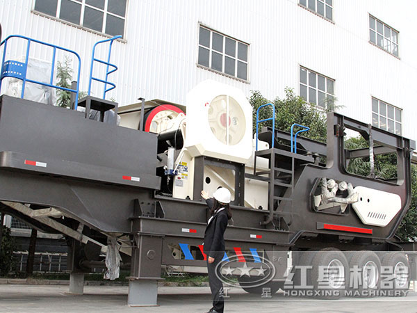 時產(chǎn)600噸的可移動破碎機 時產(chǎn)600噸的可移動破碎機