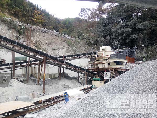 時(shí)產(chǎn)200噸米石制砂機(jī)作業(yè)現(xiàn)場(chǎng) 時(shí)產(chǎn)200噸米石制砂機(jī)作業(yè)現(xiàn)場(chǎng)