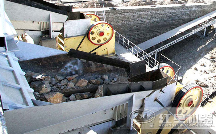 河北沙河礦石破碎機(jī)破碎現(xiàn)場 河北沙河礦石破碎機(jī)破碎現(xiàn)場