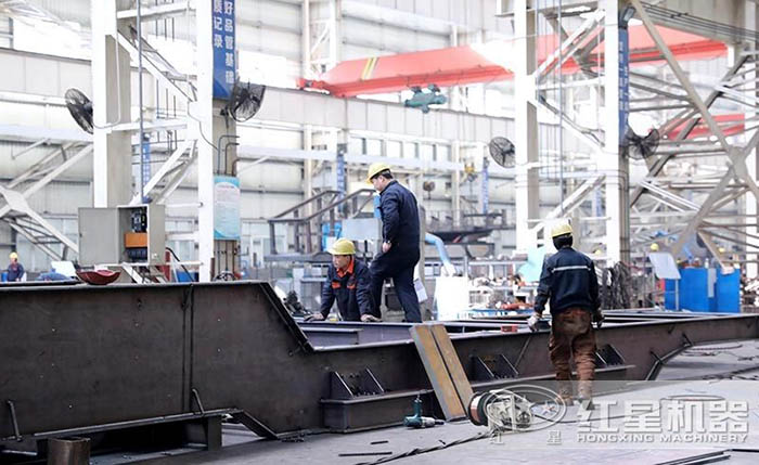 履帶石子機車間生產(chǎn)制造 履帶石子機車間生產(chǎn)制造