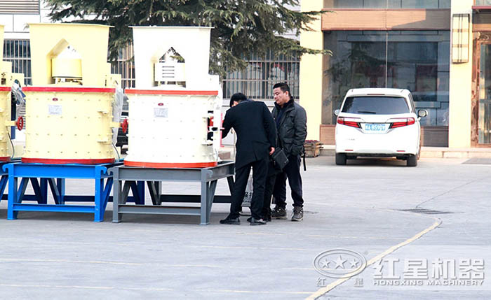 用戶來(lái)廠參觀試機(jī)復(fù)合破 用戶來(lái)廠參觀試機(jī)復(fù)合破