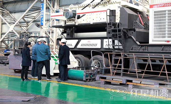 客戶到廠區(qū)車間實地考察設備 客戶到廠區(qū)車間實地考察設備