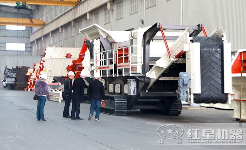 客戶(hù)到廠參觀建筑垃圾破碎機(jī)