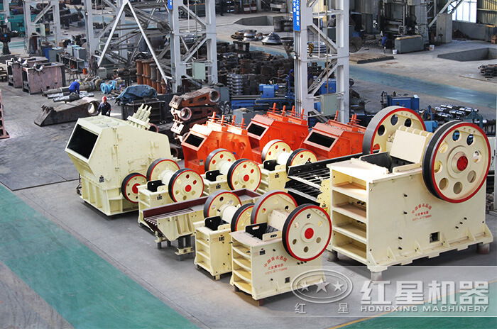 各類破碎機生產(chǎn)車間