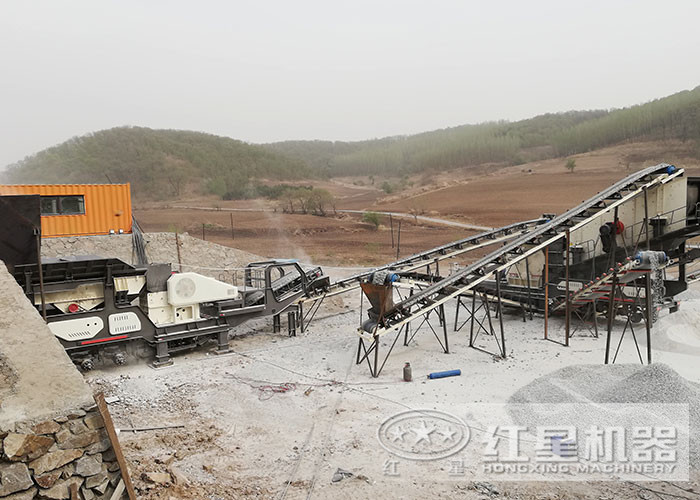 混凝土路面破碎機作業(yè)現(xiàn)場