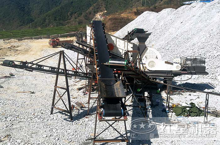 移動(dòng)錘式設(shè)備生產(chǎn)加工現(xiàn)場 移動(dòng)錘式設(shè)備生產(chǎn)加工現(xiàn)場