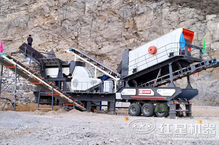 三合一移動(dòng)破石機(jī)加工現(xiàn)場