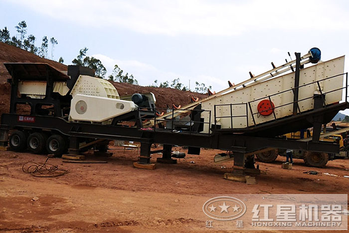 紅星泉州用戶自動(dòng)化移動(dòng)錘式打砂機(jī)作業(yè)現(xiàn)場