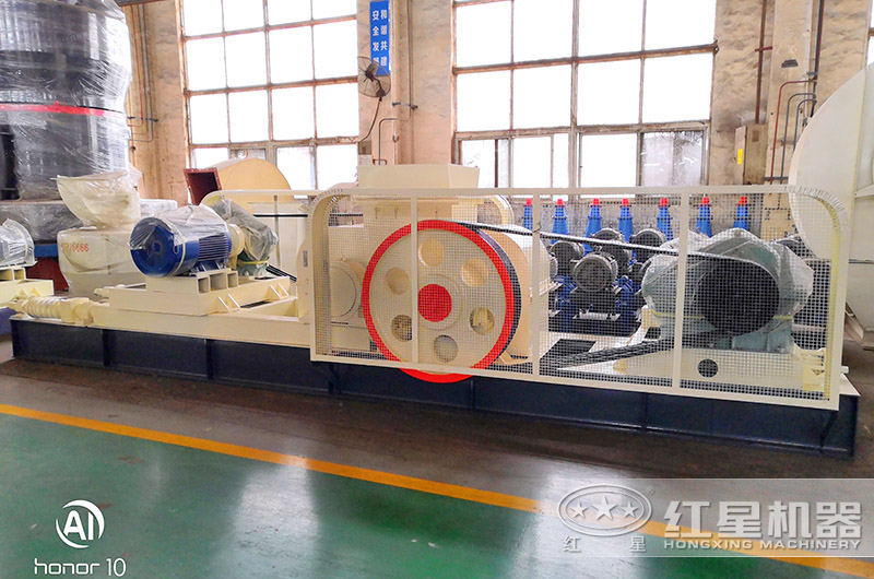 液壓對(duì)輥破碎機(jī)生產(chǎn)車(chē)間 液壓對(duì)輥破碎機(jī)生產(chǎn)車(chē)間