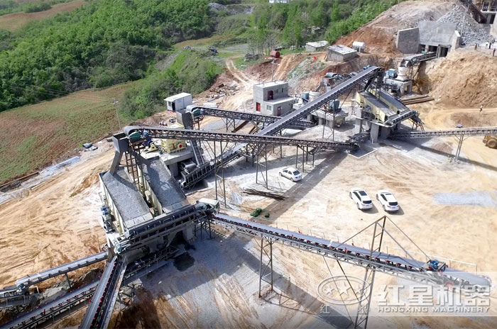 花崗巖制砂機加工現(xiàn)場 花崗巖制砂機加工現(xiàn)場