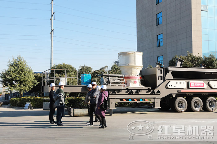 用戶來(lái)廠參觀試機(jī) 用戶來(lái)廠參觀試機(jī)