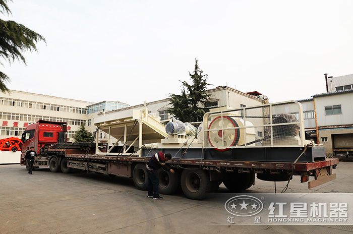 對(duì)輥式制砂機(jī)發(fā)貨圖 對(duì)輥式制砂機(jī)發(fā)貨圖