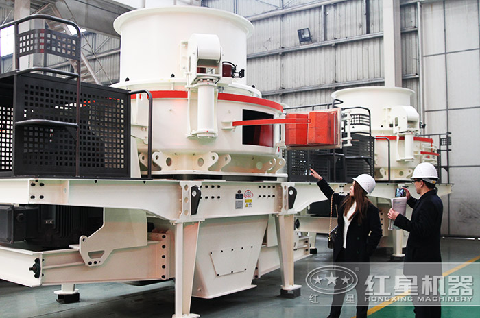 客戶到紅星機(jī)器車間考察設(shè)備 客戶到紅星機(jī)器車間考察設(shè)備