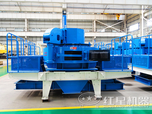 專業(yè)化青石制砂機生產車間 專業(yè)化青石制砂機生產車間