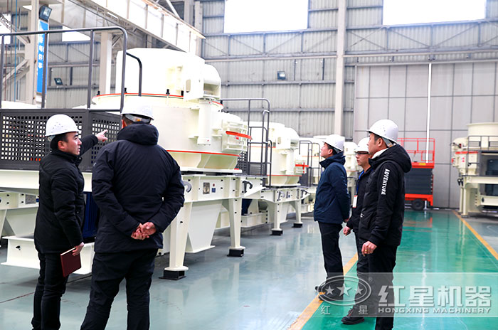 用戶來廠參觀制砂機(jī)設(shè)備 用戶來廠參觀制砂機(jī)設(shè)備