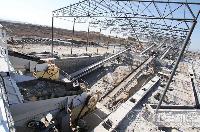 常作為生產(chǎn)先鋒的顎式破碎機(jī)現(xiàn)場圖 常作為生產(chǎn)先鋒的顎式破碎機(jī)現(xiàn)場圖