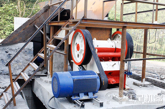 蕪湖客戶的石頭破碎機(jī)加工現(xiàn)場