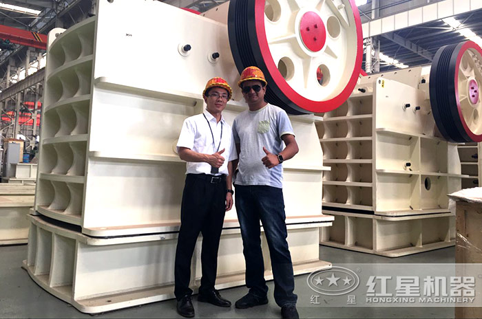 用戶來(lái)廠區(qū)參觀考察