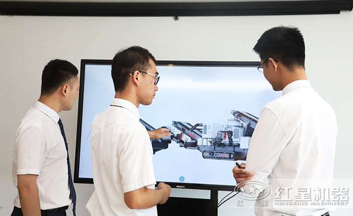 專業(yè)的技術人員為您量身定制設備 專業(yè)的技術人員為您量身定制設備