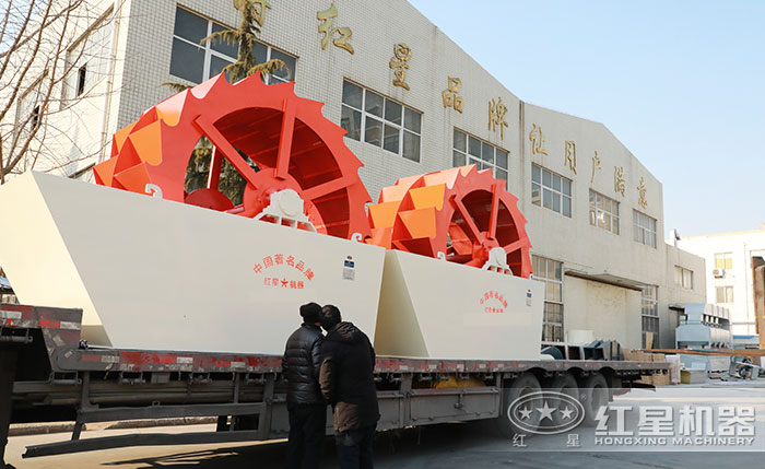 客戶到紅星機器廠區(qū)參觀設備 客戶到紅星機器廠區(qū)參觀設備