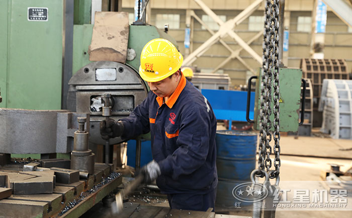 紅星機(jī)器專業(yè)化生產(chǎn)加工車間