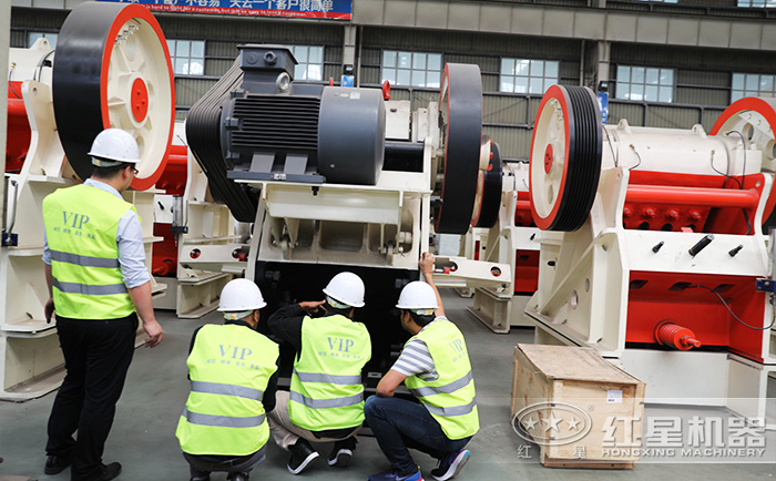 客戶(hù)到廠(chǎng)區(qū)實(shí)地參觀(guān)考察設(shè)備 客戶(hù)到廠(chǎng)區(qū)實(shí)地參觀(guān)考察設(shè)備