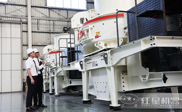 客戶到紅星機(jī)器廠區(qū)參觀設(shè)備 客戶到紅星機(jī)器廠區(qū)參觀設(shè)備