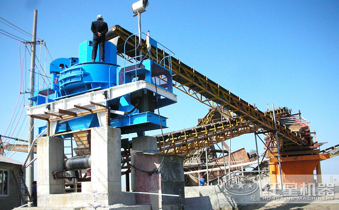 石灰石制砂加工現(xiàn)場(chǎng) 石灰石制砂加工現(xiàn)場(chǎng)