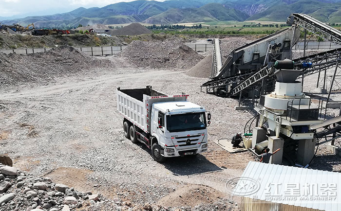 石頭打沙加工現(xiàn)場展示 石頭打沙加工現(xiàn)場展示