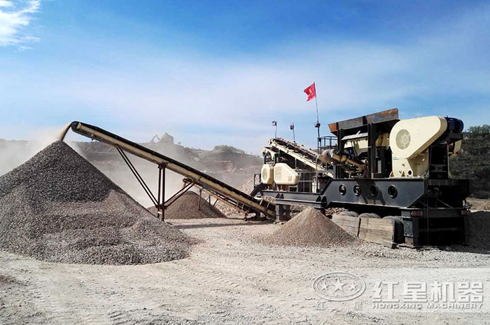 紅星福建用戶車載石料加工機作業(yè)現(xiàn)場