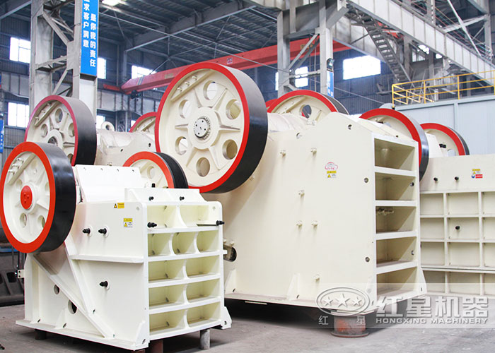 不同型號大小的鄂式打石機 不同型號大小的鄂式打石機