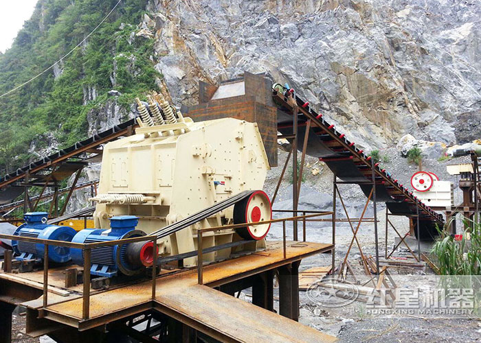 反擊式打石機搭配鄂破的加工現(xiàn)場 反擊式打石機搭配鄂破的加工現(xiàn)場