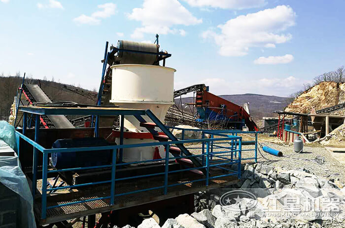 貴州用戶單缸圓錐破碎機加工現(xiàn)場