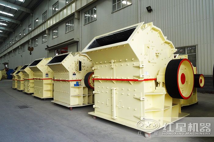 細(xì)碎機設(shè)備生產(chǎn)車間