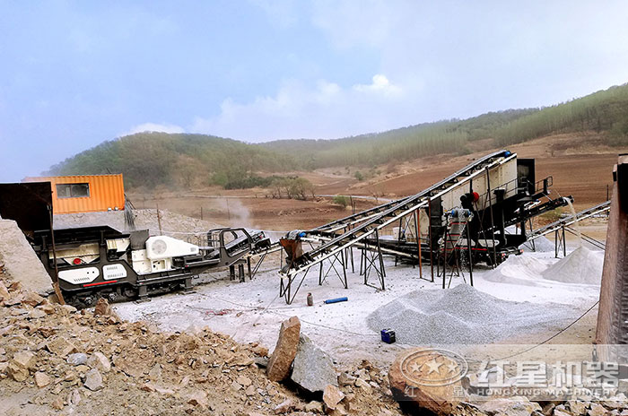 移動破碎設(shè)備制沙加工現(xiàn)場 移動破碎設(shè)備制沙加工現(xiàn)場