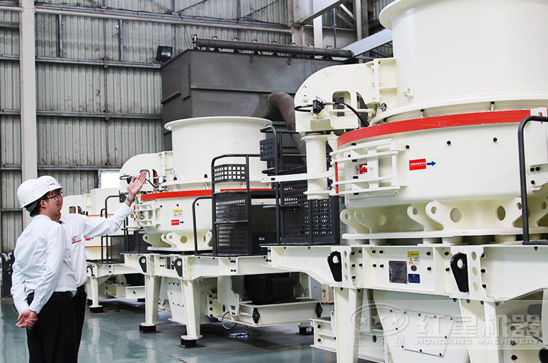 客戶到紅星廠區(qū)參觀機制河沙設(shè)備 客戶到紅星廠區(qū)參觀機制河沙設(shè)備